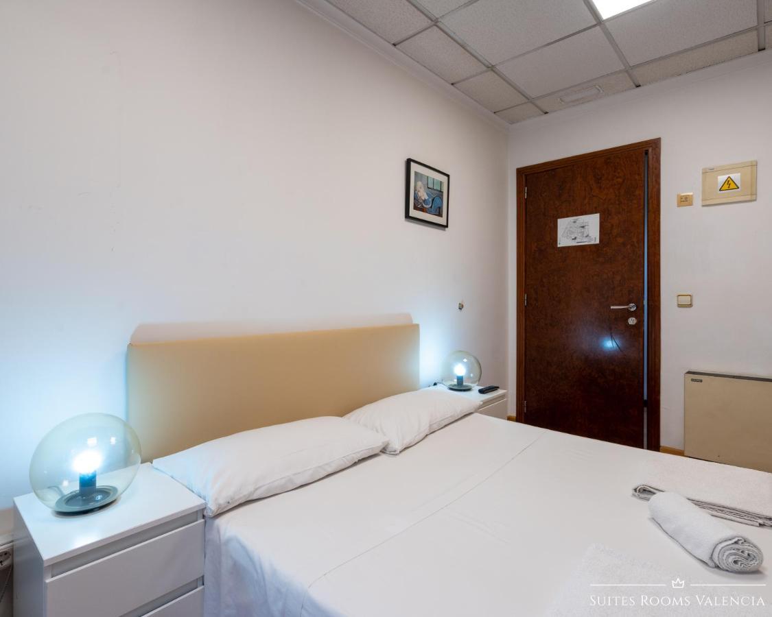 Pension MonaLisa Luxury Suites Valencia Bagian luar foto