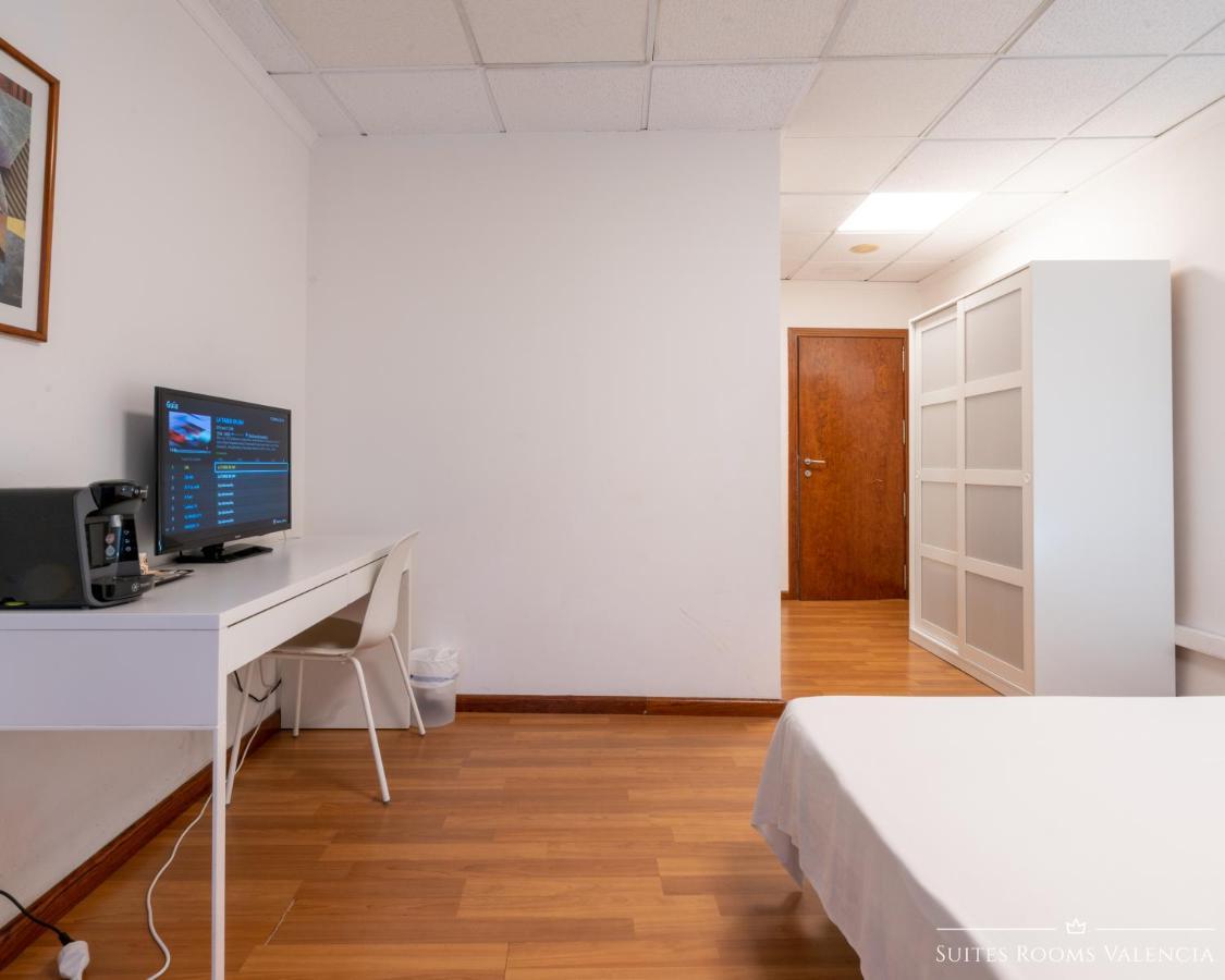 Pension MonaLisa Luxury Suites Valencia Bagian luar foto