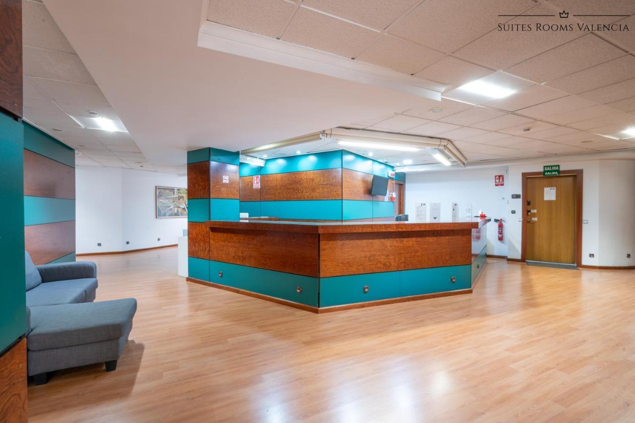 Pension MonaLisa Luxury Suites Valencia Bagian luar foto