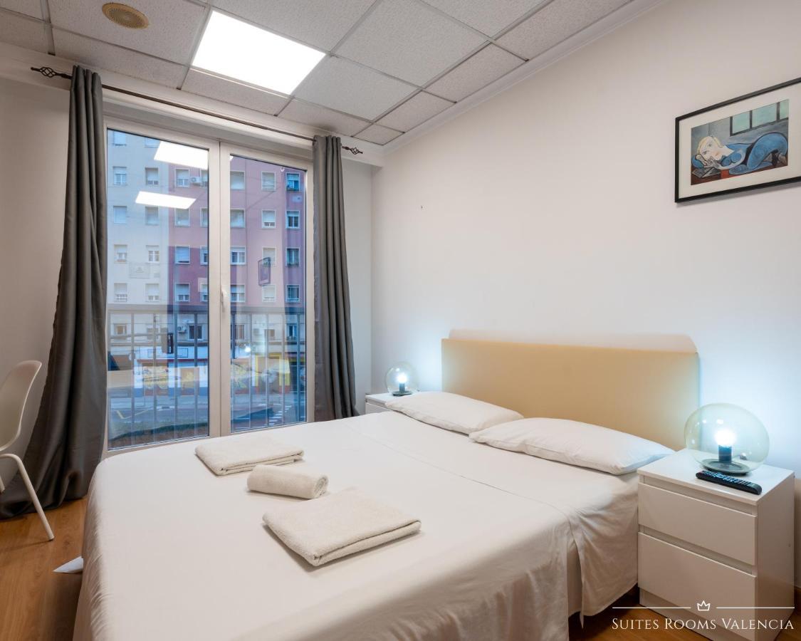 Pension MonaLisa Luxury Suites Valencia Bagian luar foto
