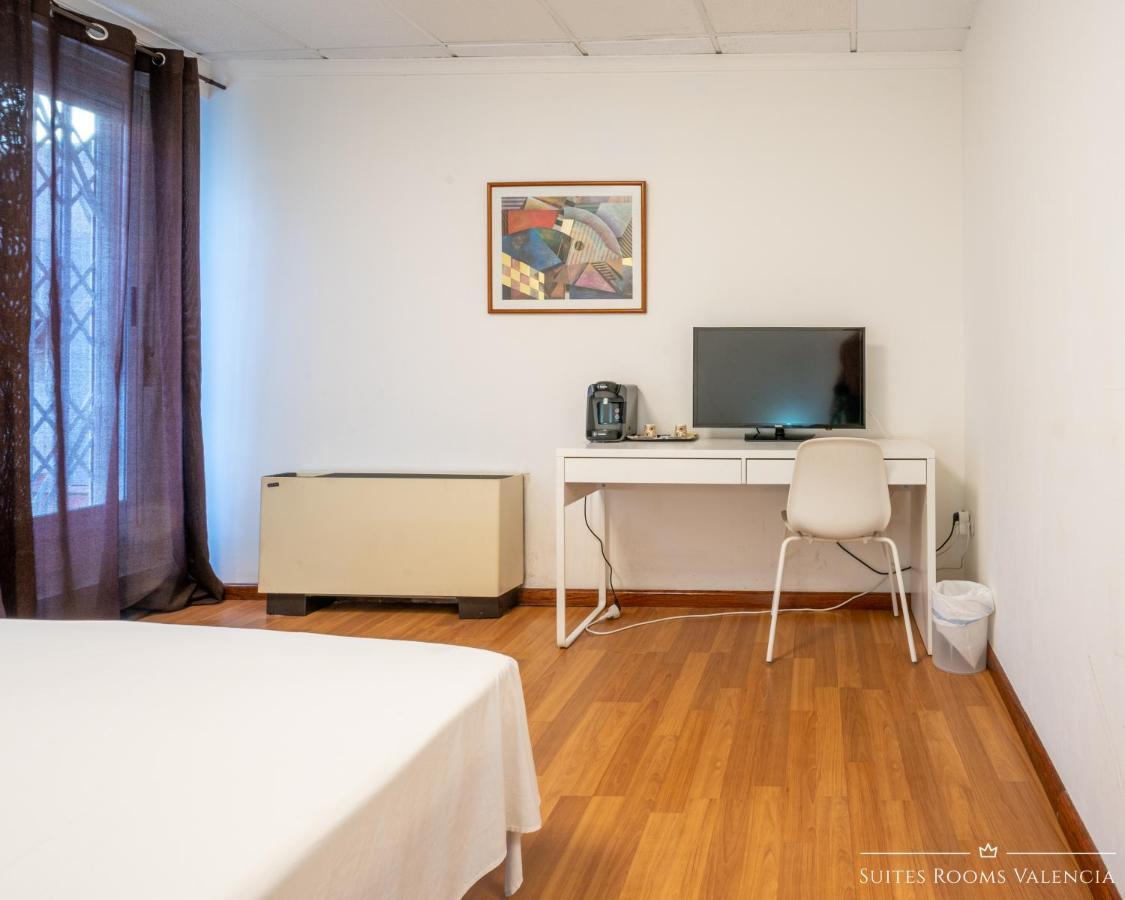 Pension MonaLisa Luxury Suites Valencia Bagian luar foto