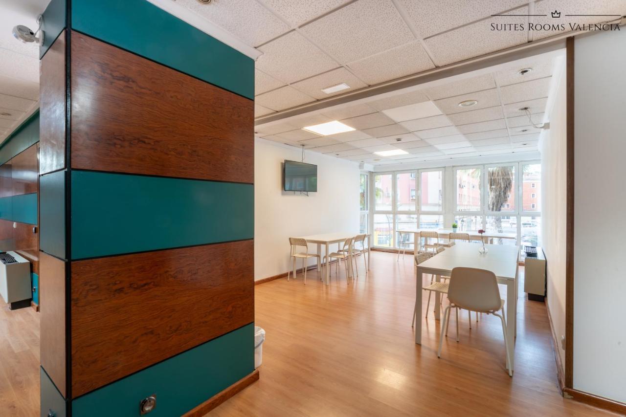 Pension MonaLisa Luxury Suites Valencia Bagian luar foto