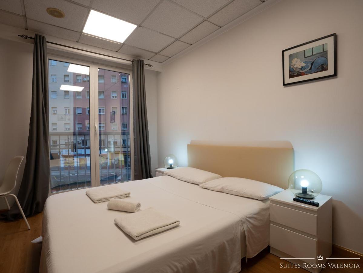 Pension MonaLisa Luxury Suites Valencia Bagian luar foto