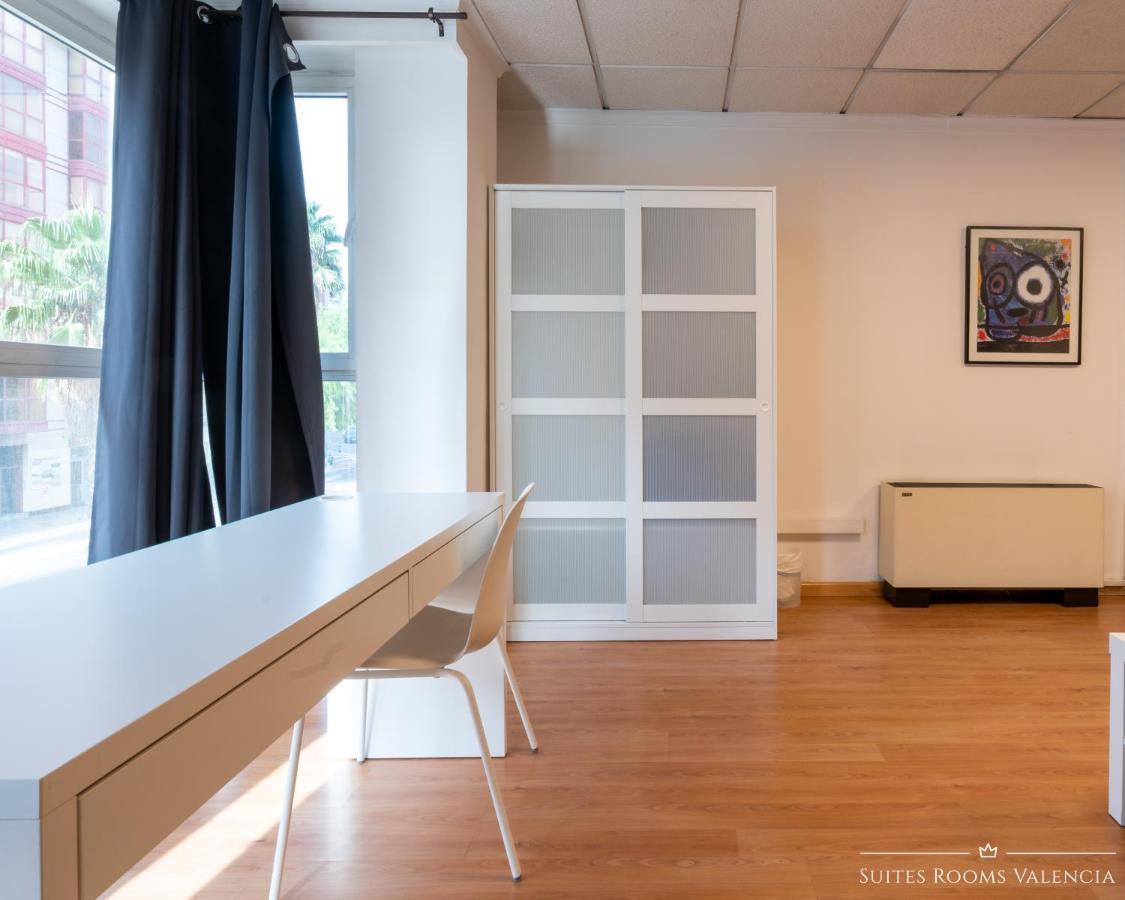 Pension MonaLisa Luxury Suites Valencia Bagian luar foto