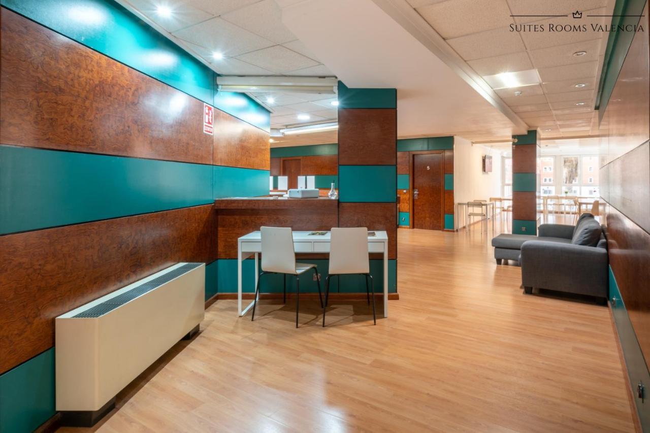 Pension MonaLisa Luxury Suites Valencia Bagian luar foto
