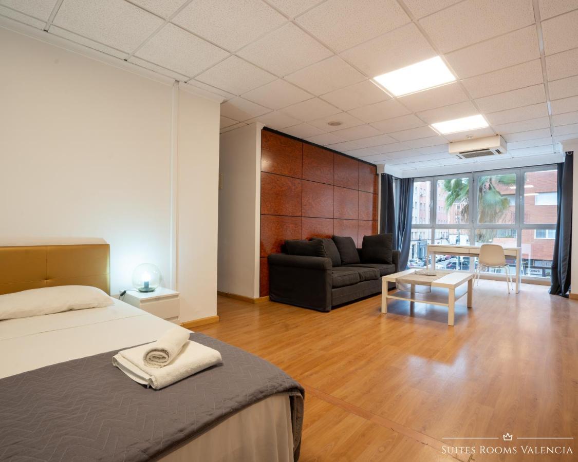 Pension MonaLisa Luxury Suites Valencia Bagian luar foto