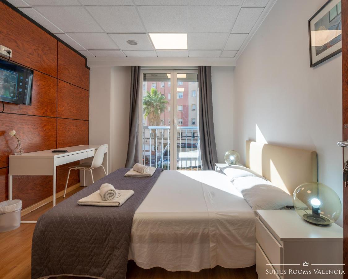Pension MonaLisa Luxury Suites Valencia Bagian luar foto