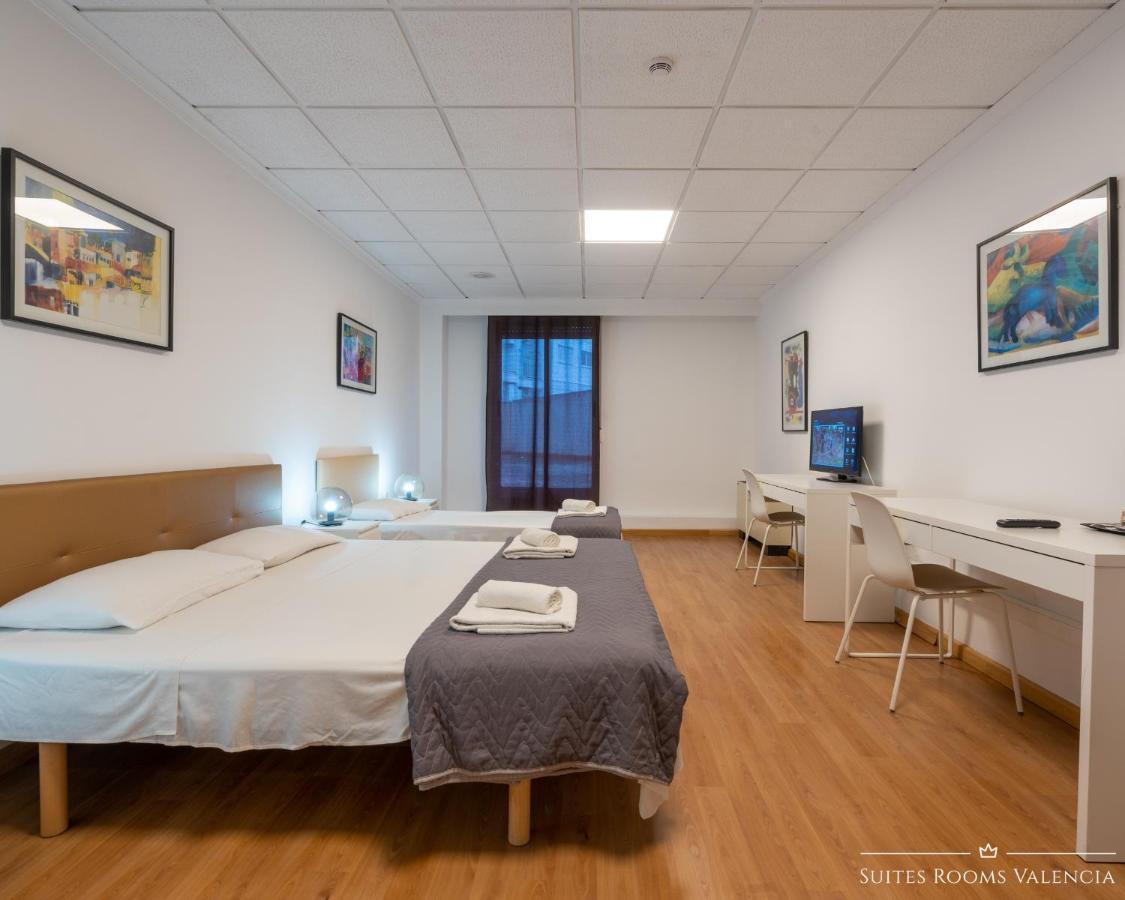 Pension MonaLisa Luxury Suites Valencia Bagian luar foto