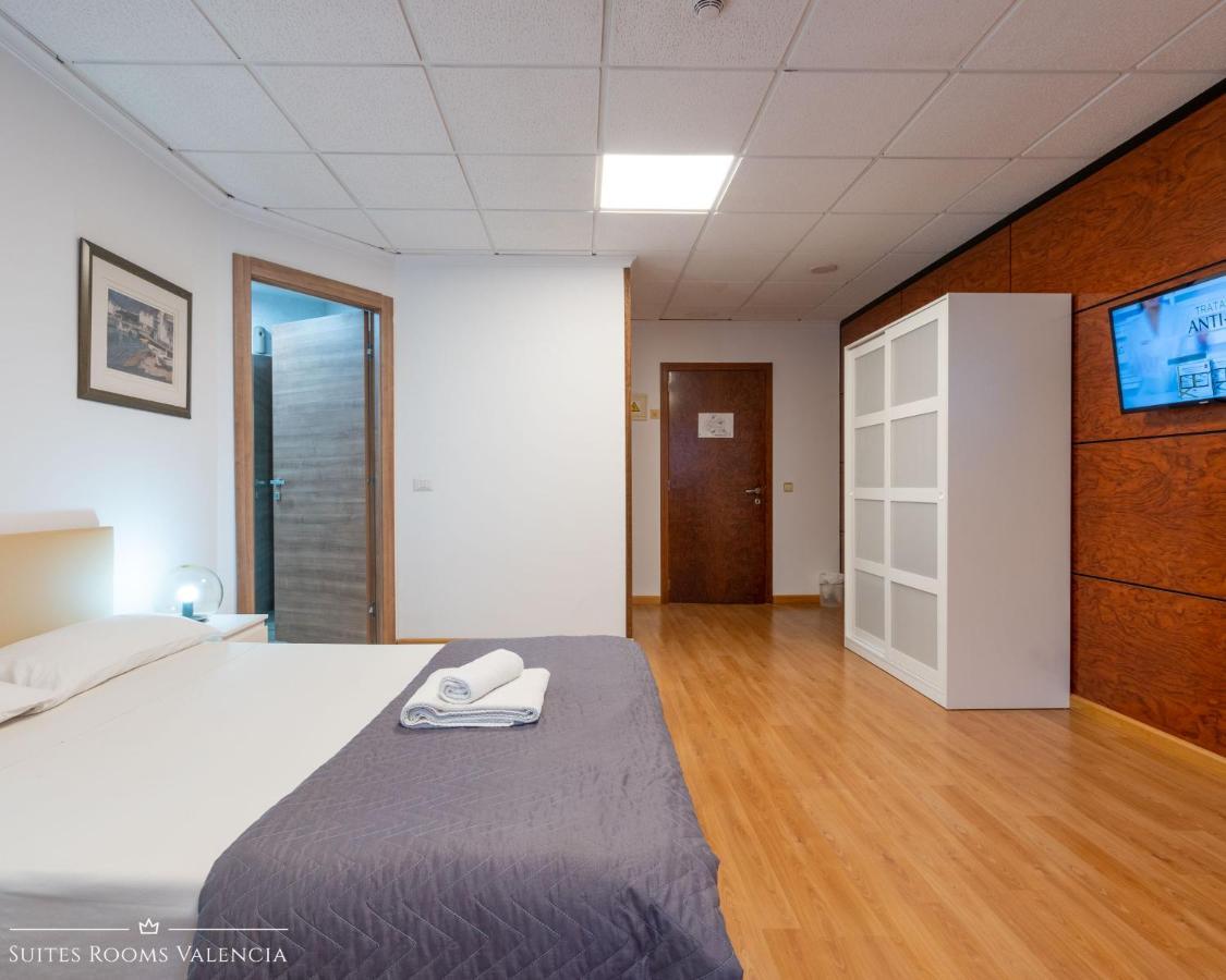 Pension MonaLisa Luxury Suites Valencia Bagian luar foto
