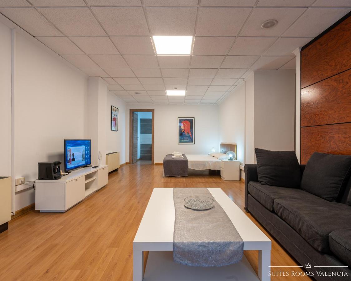 Pension MonaLisa Luxury Suites Valencia Bagian luar foto