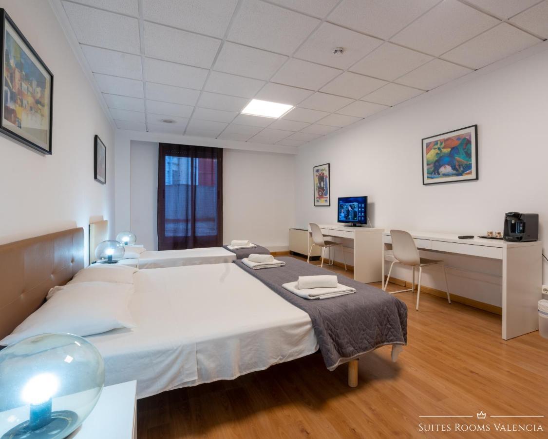 Pension MonaLisa Luxury Suites Valencia Bagian luar foto