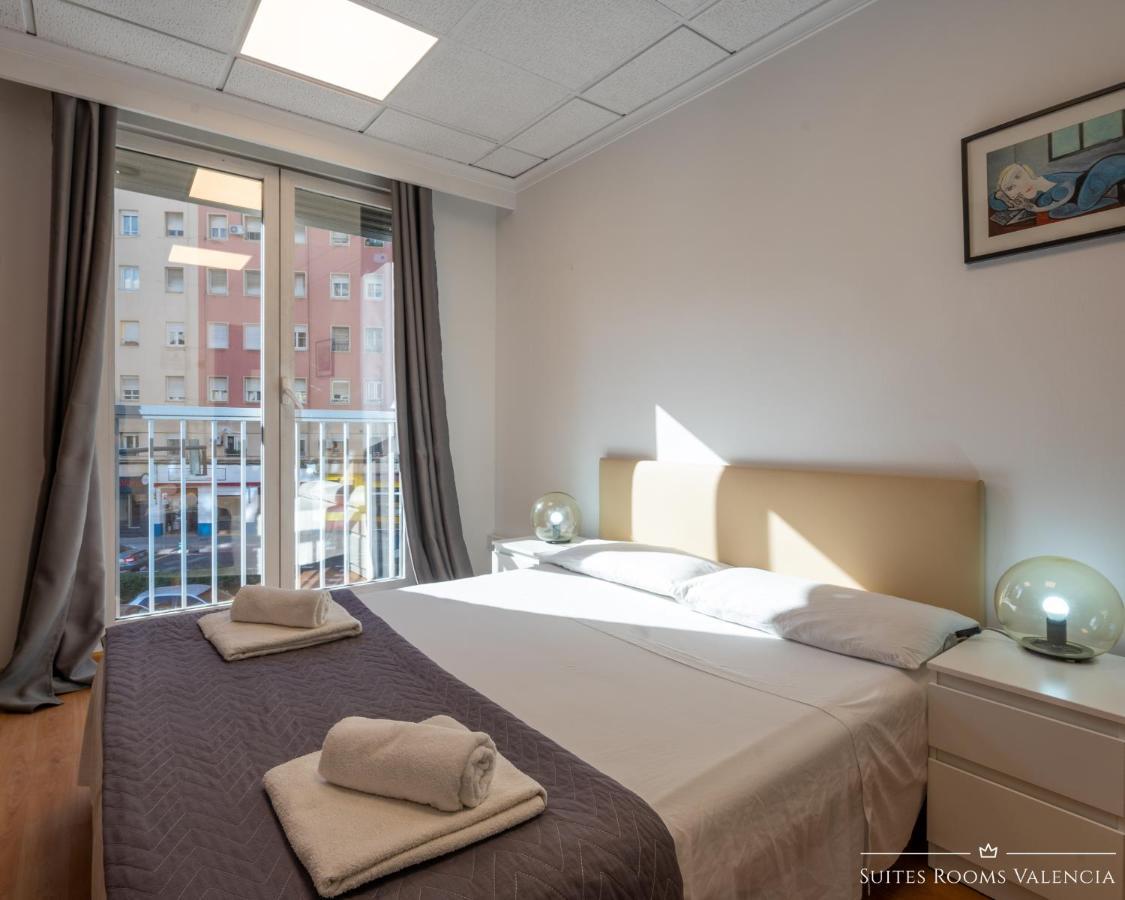Pension MonaLisa Luxury Suites Valencia Bagian luar foto