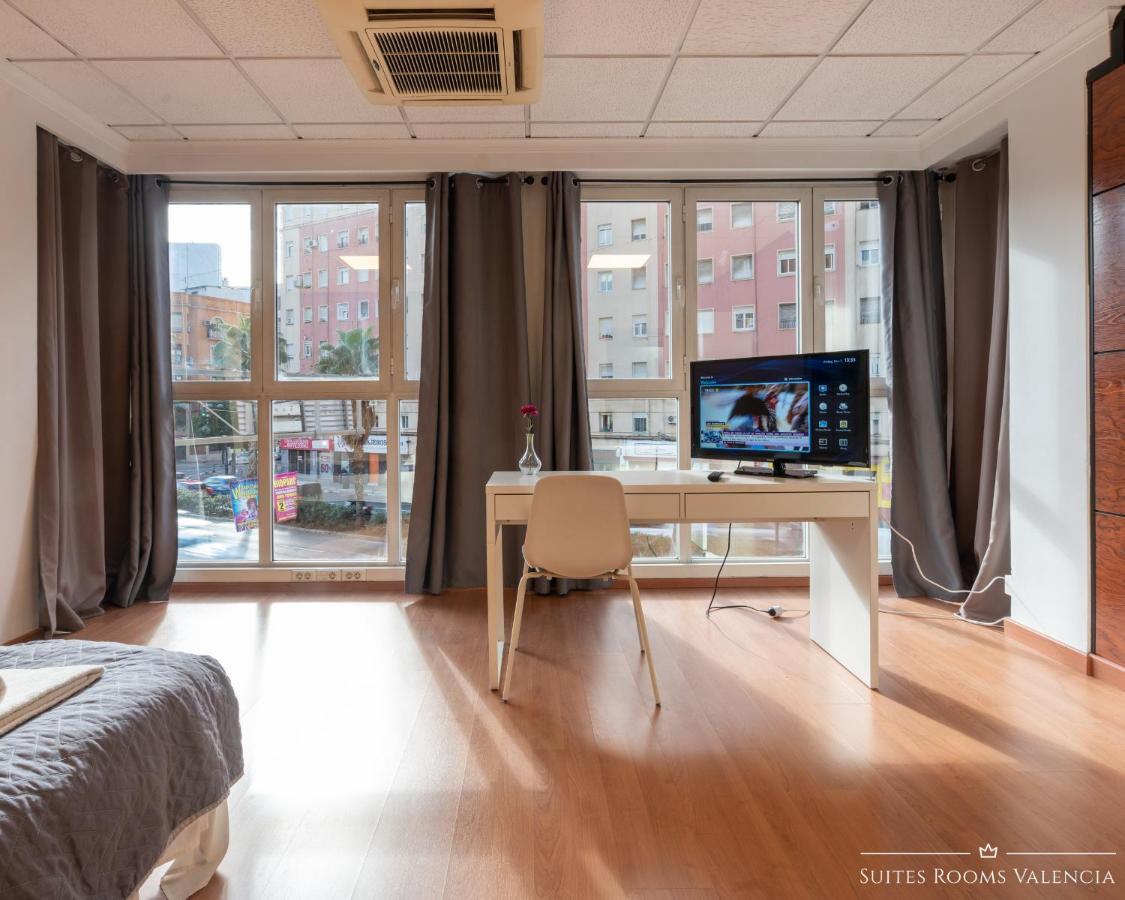 Pension MonaLisa Luxury Suites Valencia Bagian luar foto