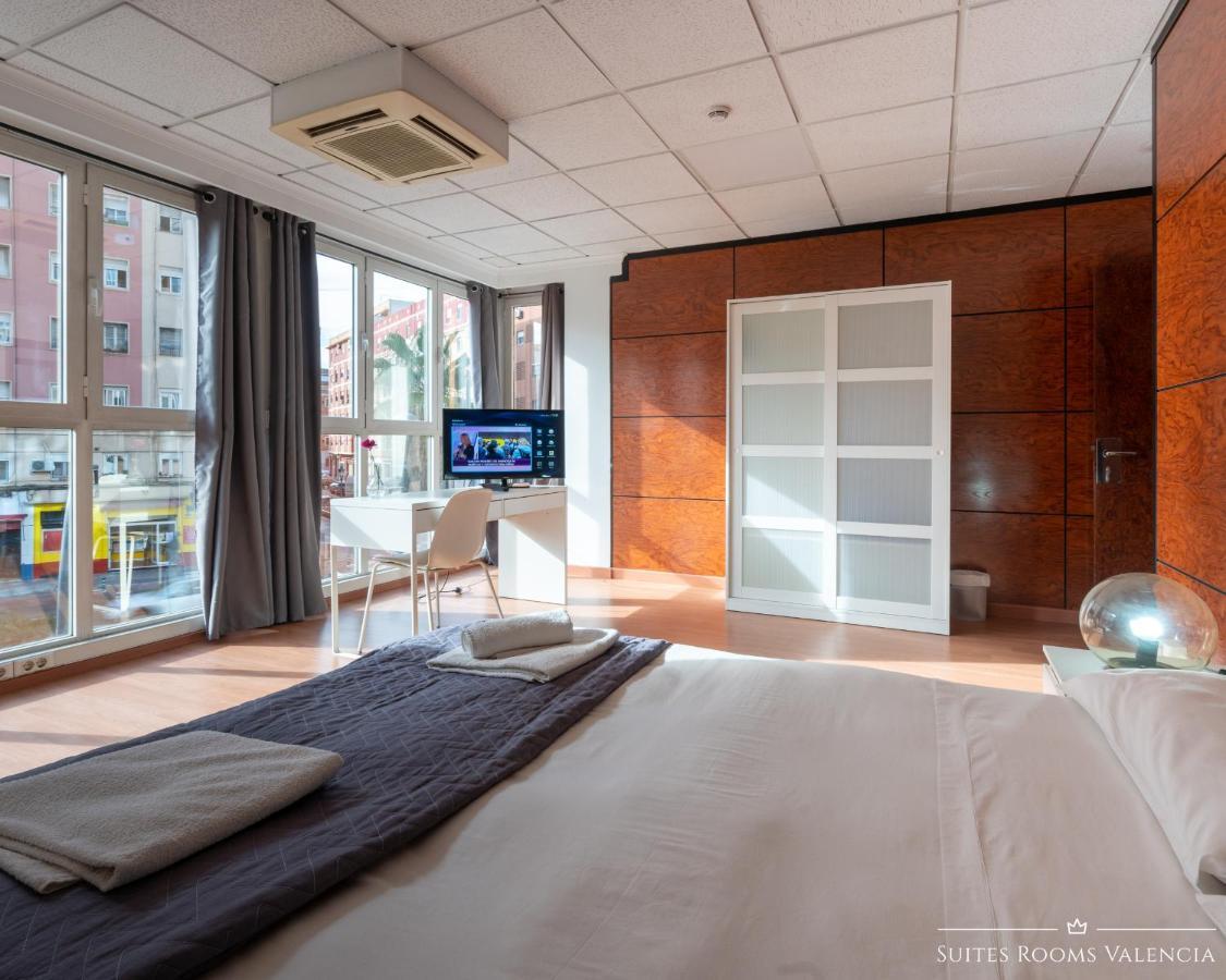Pension MonaLisa Luxury Suites Valencia Bagian luar foto