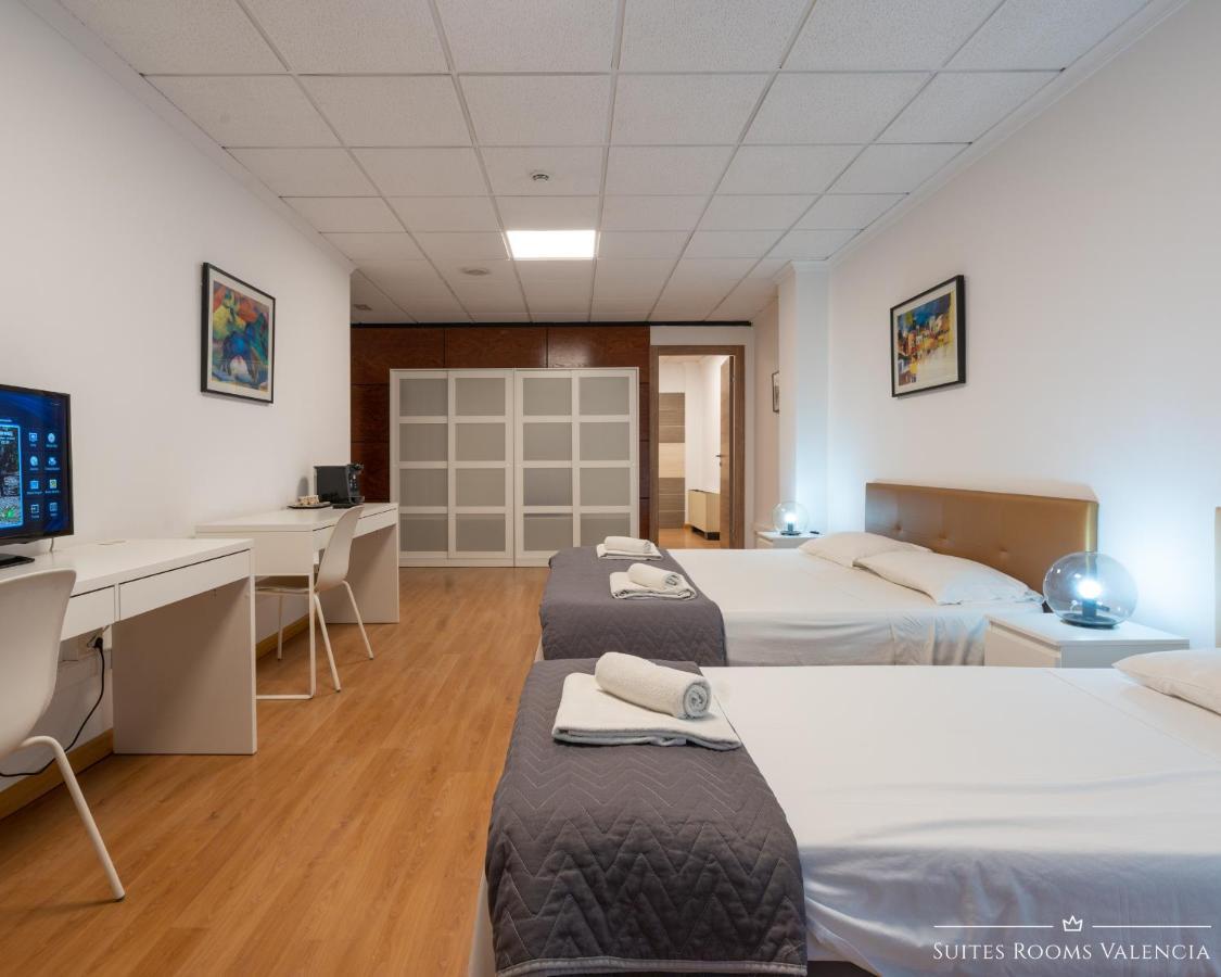 Pension MonaLisa Luxury Suites Valencia Bagian luar foto
