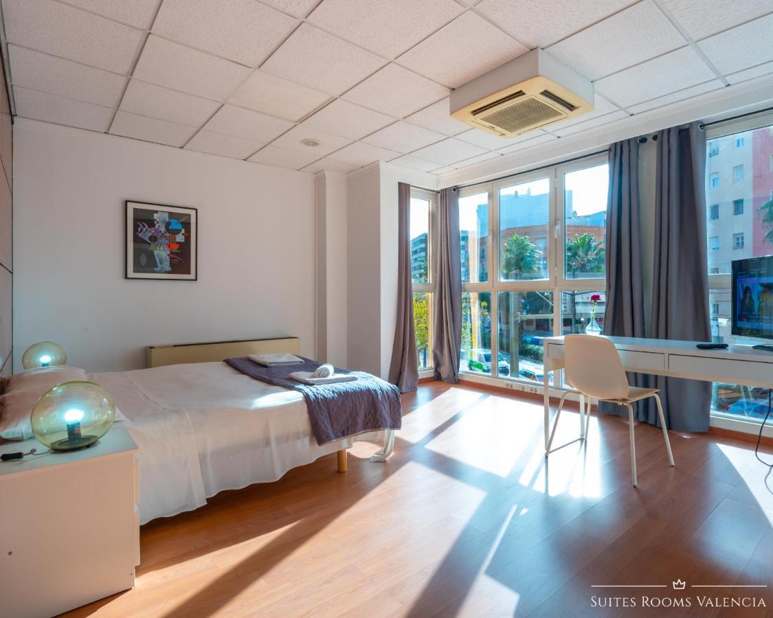 Pension MonaLisa Luxury Suites Valencia Bagian luar foto