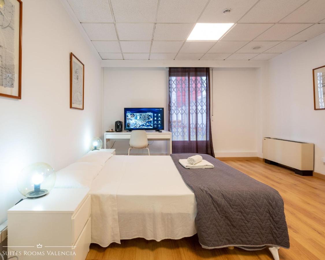 Pension MonaLisa Luxury Suites Valencia Bagian luar foto