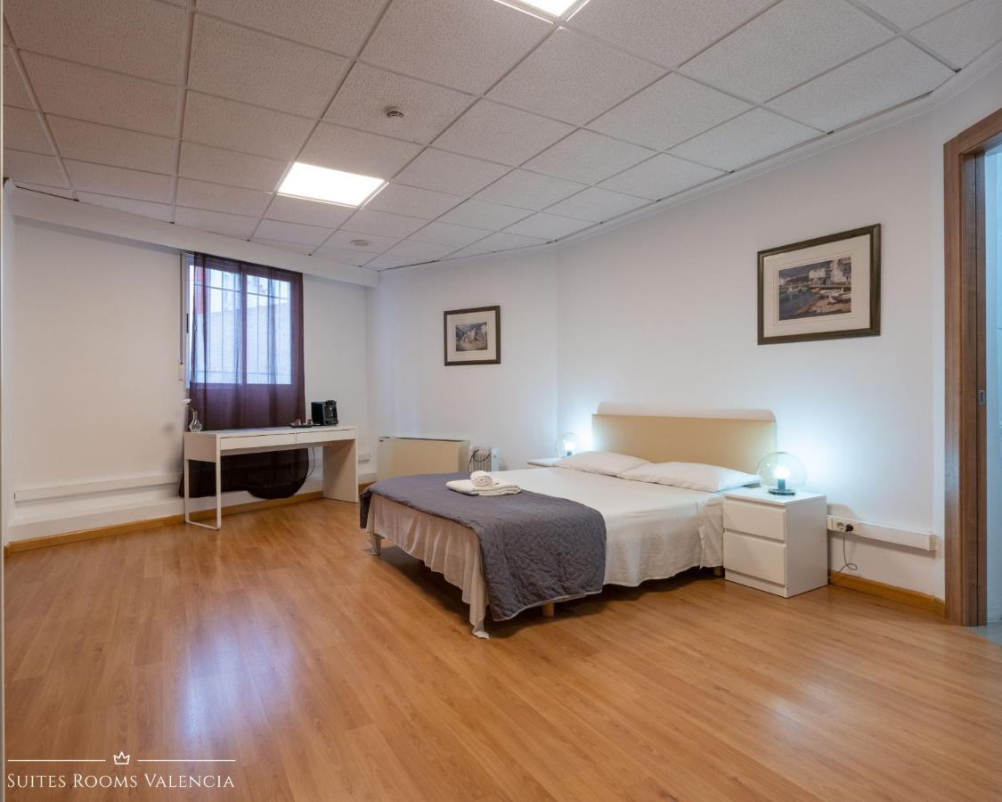 Pension MonaLisa Luxury Suites Valencia Bagian luar foto
