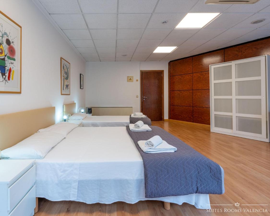 Pension MonaLisa Luxury Suites Valencia Bagian luar foto