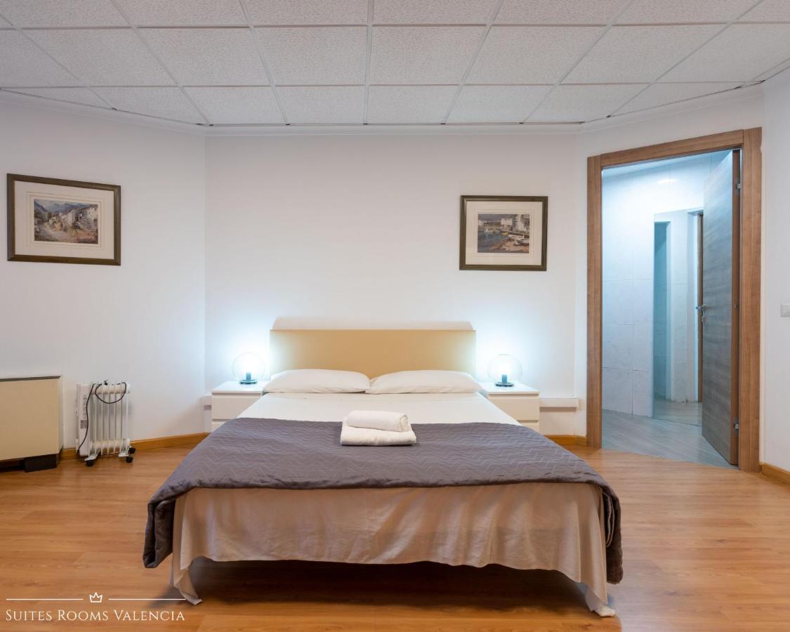 Pension MonaLisa Luxury Suites Valencia Bagian luar foto